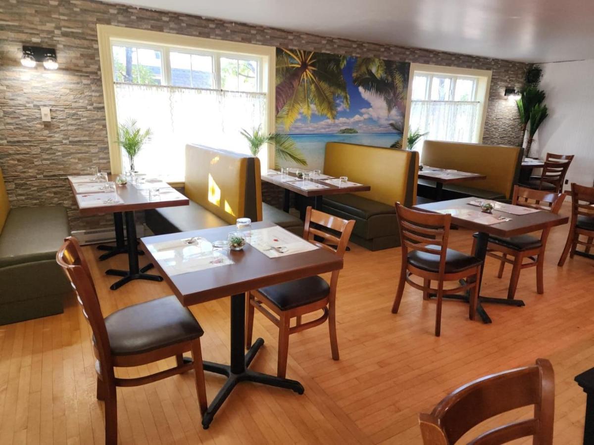 Saint-Alexandre-de-Kamouraska Hotel Fleurs Karaibes מראה חיצוני תמונה